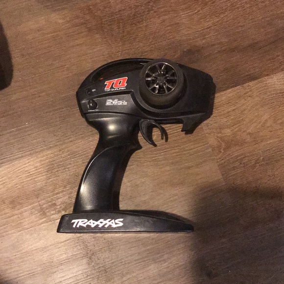 Traxxas Remote control off roadsing truck - Picture 3 of 3